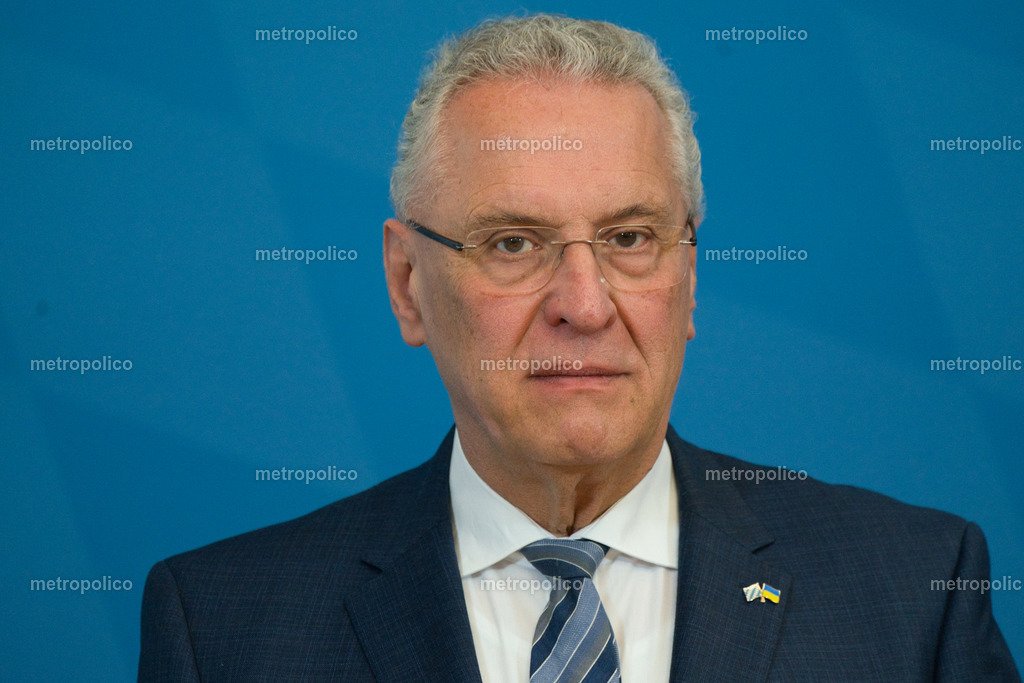 Joachim Herrmann (11) | Metropolico