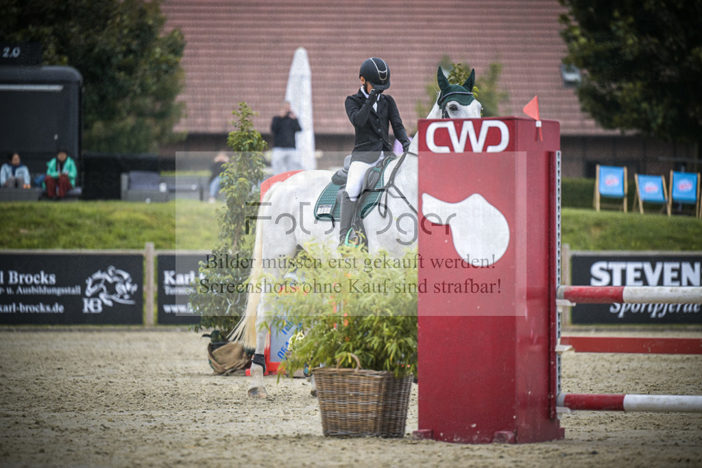 DOS_1564 | Entdecke hochwertige Reitturnierfotos von Foto Oger. Professionell, emotional und authentisch – jetzt Lieblingsmomente im Shop bestellen.Deutschlandweite Turnierfotografie. - Realisiert mit Pictrs.com