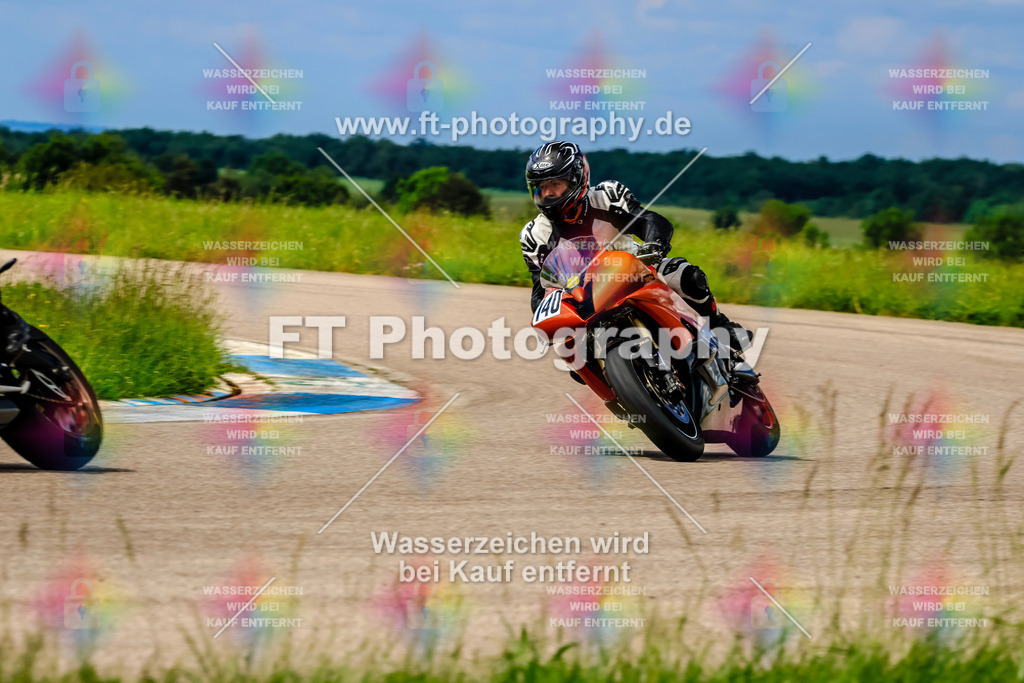 MotoTeam-1049 | Hier findet Ihr Bilder von Touristenfahrten auf der Nürburgring Nordschleife oder von anderen Veranstaltungen die ich besucht habe. Viel Spass beim Durch Schauen 