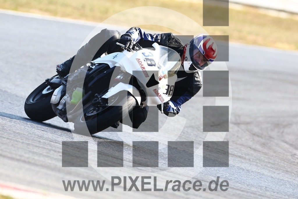 0038-20240904_01186 | Schöne Erinnerungen an spannende Momente - das festzuhalten ist unser Job. PIXELrace.de ist seit 2003 auf den Rennstrecken Europas unterwegs um die Action draußen beim Fahren und die wunderbare Stimmung imm Fahrerlager für euch einzufangen.
