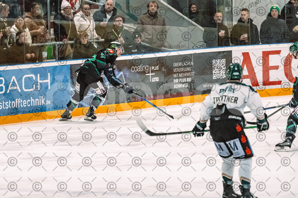 Alligators_vs_Erding_12_12_2025-056 | Höchstadt Alligators Fotogalerie: Eishockey-Action aus Franken. Professionelle Spielfotos, Portraits & Stadionbilder zum Download. Jetzt entdecken! - Realisiert mit Pictrs.com