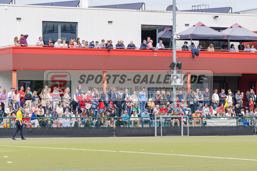 HK_20230520_108313 | 1. Bundesliga Damen Düsseldorfer HC - UHC Hamburg am 20.5.2023 DHC Düsseldorf, Düsseldorf , Zuschauer