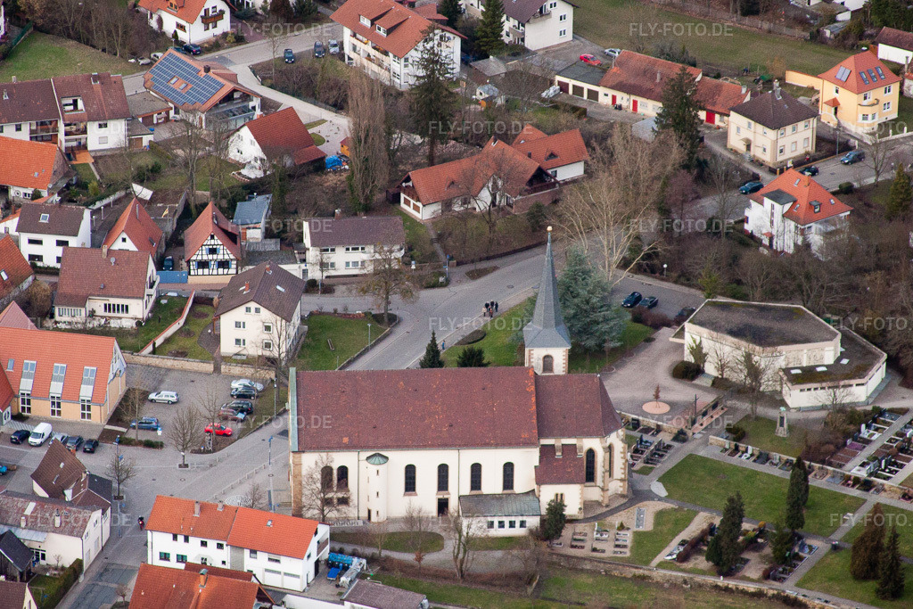 Luftbild: St. Lambertus und Friedhof im Ortsteil Bad Mingolsheim in Bad Schönborn im Bundesland Baden-Württemberg in Deutschland. Foto: IMG_24727.jpg vom 27.02.2010 durch Werner Riehm/FLY-FOTO.de