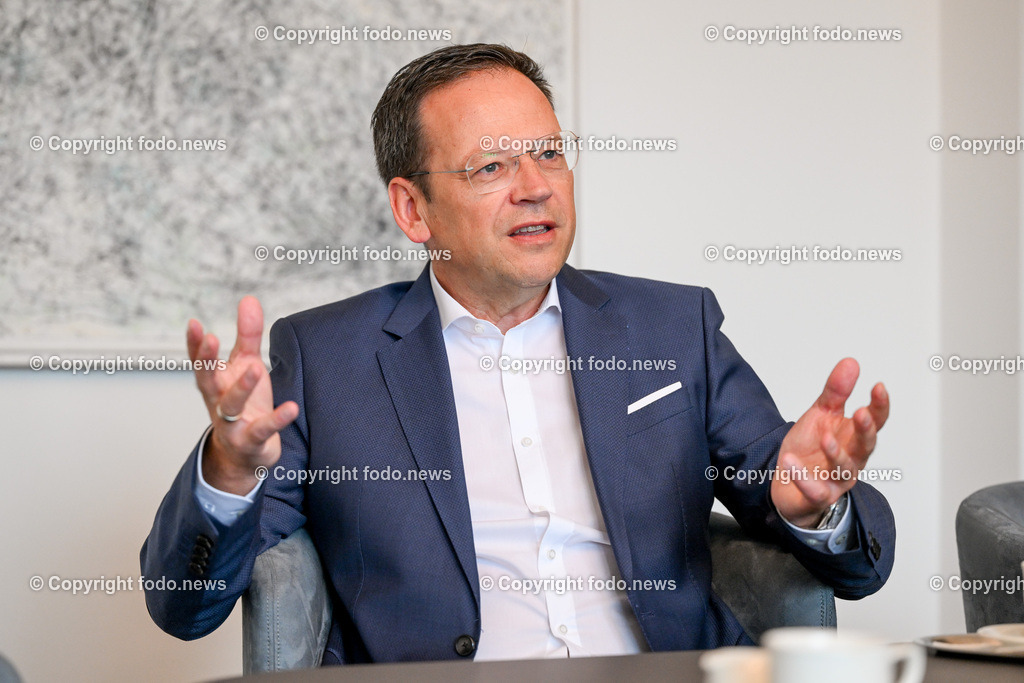 Klaus Kumpfmueller (Vorstandsvorsitzender der Hypo Oberoesterreich)_ 16.04.2024-19 | 16.04.2024, Linz, AUT, Hypo Oberoesterreich, Linz, im Bild Klaus Kumpfmueller (Vorstandsvorsitzender der Hypo Oberoesterreich)