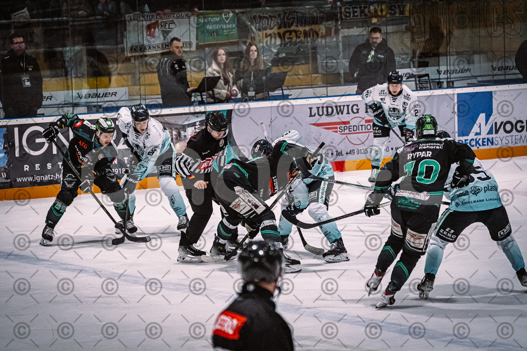 Alligators_vs_Lindau_21_12_2025-046 | Höchstadt Alligators Fotogalerie: Eishockey-Action aus Franken. Professionelle Spielfotos, Portraits & Stadionbilder zum Download. Jetzt entdecken! - Realisiert mit Pictrs.com