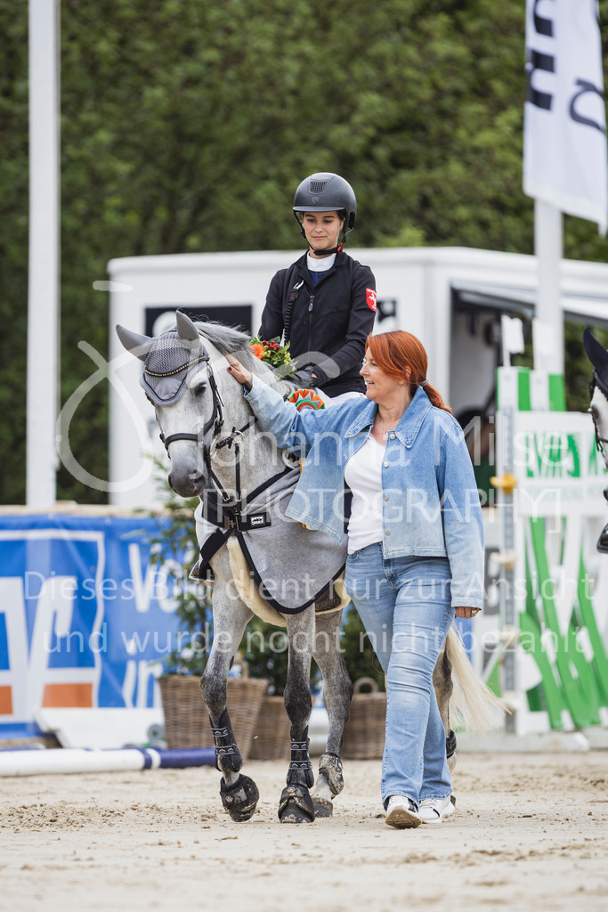 250712_BHO_Pony-L-241 | Deine schönsten Turniermomente als professionelle Fotos! Entdecke hochwertige Pferdesport-Fotografie im Online-Shop. Jetzt Fotos finden & bestellen!