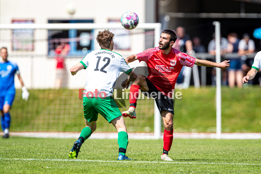 TSV Peißenberg vs Lenggrieser SC | Abstiegs Qualifikationsrunde Kreisliga Gruppe C, TSV Peißenberg vs Lenggrieser SC, 20240504,
Duell zwischen Dennis MULAJ (TSVP 8) und Jonas FILGERTSHOFER (LSC 12),
2024-05-04 in Peißenberg (Sportplatz Peißenberg)
Jonas FILGERTSHOFER (LSC 12), Dennis MULAJ (TSVP 8)
Copyright: WolfgangxLindner www.foto-lindner.de