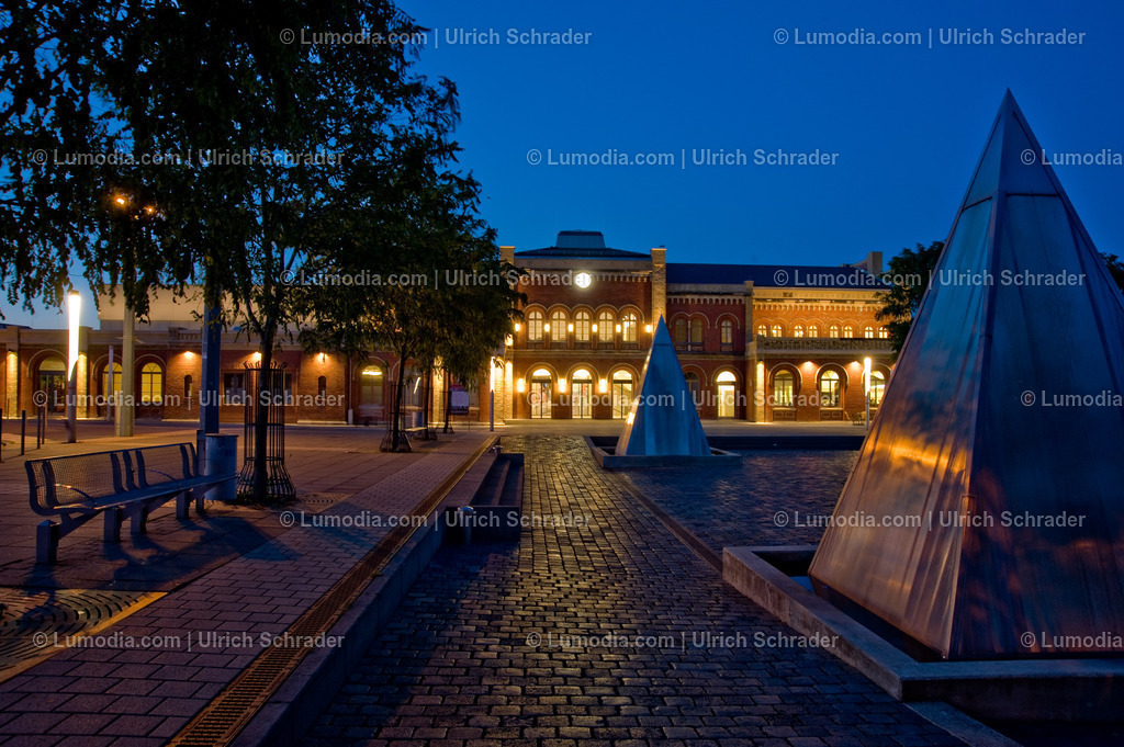 00491-1354 - Bahnhof Halberstadt | Stockfoto und Bilderpool mit Bildmaterial aus Deutschland, dem Harz, Halberstadt, Quedlinburg, Wernigerode und weltweit. Qualitativ hochwertige und professionelle Fotos anschauen und kaufen. - Realisiert mit Pictrs.com