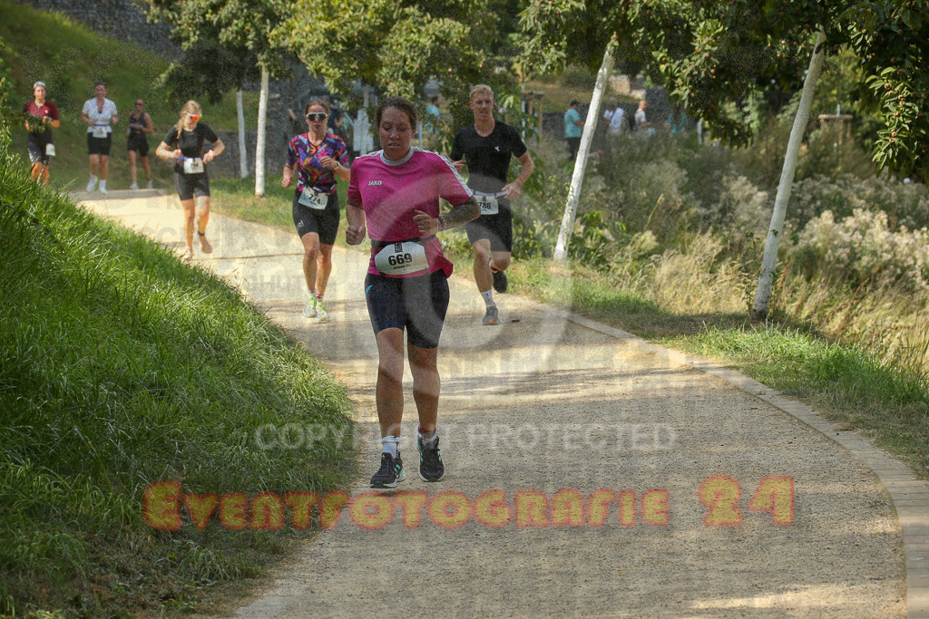 250824_1455_EX1_8031 | Sportfotografie im Rhein-Sieg Kreis, Köln, Bonn, NRW, Rheinland Pfalz, Hessen, etc. Unser Tätigkeitsfeld umfasst den Laufsport vom Volkslauf über den Marathon, Duathlon, Triathon bis zum Ultralauf wie Kölnpfad Ultra oder Schindertrail.