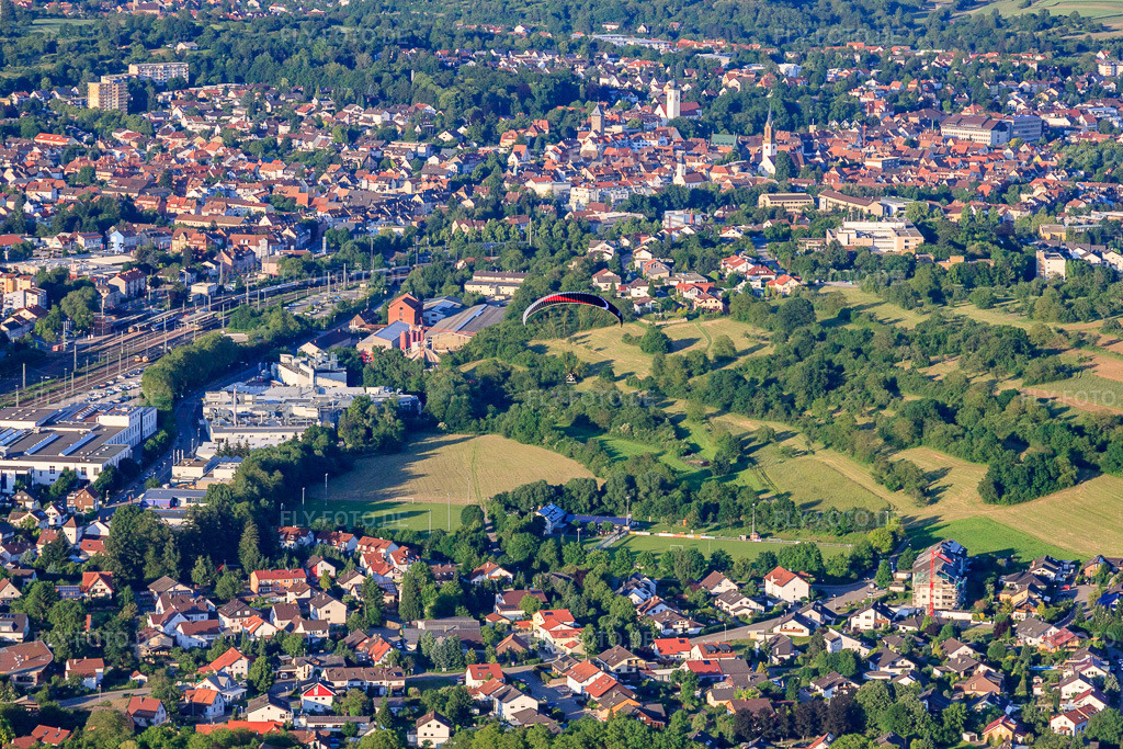 Luftbild: Ortsansicht von Westen im Ortsteil Rinklingen in Bretten im Bundesland Baden-Württemberg in Deutschland. Foto: IMG_57800.jpg vom 14.06.2013 durch Werner Riehm/FLY-FOTO.deAuflösung des Originals: 4752 x 3168 px