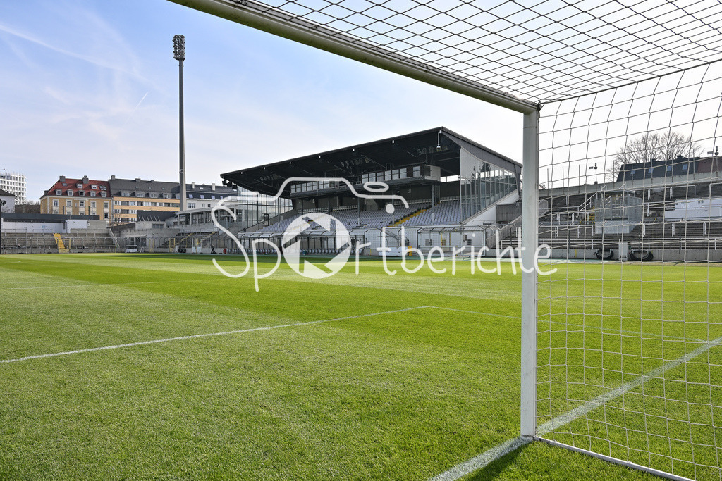 FC Bayern Amateure - 1. FC Schweinfurt 05 | Ein Blick ins Stadion an der Gruenwalder Strasse in Muenchen / Gruenwalder Stadion / Innen / Symbolbild / TSV 1860 Muenchen / Muenchner Loewen / Giesing / Symbolbild / 3. Liga / Regionalliga Bayern / Regionalliga Bayern: FC Bayern Muenchen II - 1. FC Schweinfurt 1905, Gruenwalder Stadion am 22.02.2025