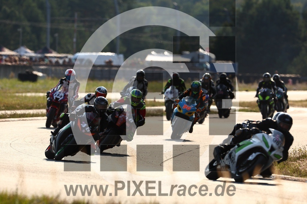 start-20240803_05194 | Schöne Erinnerungen an spannende Momente - das festzuhalten ist unser Job. PIXELrace.de ist seit 2003 auf den Rennstrecken Europas unterwegs um die Action draußen beim Fahren und die wunderbare Stimmung imm Fahrerlager für euch einzufangen.
