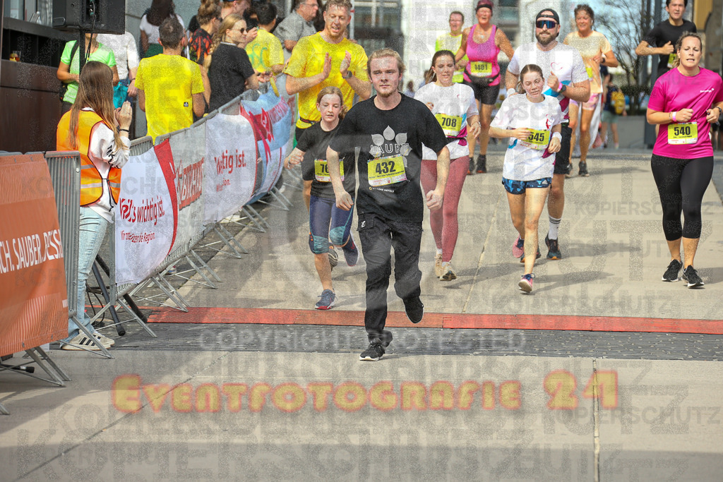 250920_1334_EX1_5561 | Sportfotografie im Rhein-Sieg Kreis, Köln, Bonn, NRW, Rheinland Pfalz, Hessen, etc. Unser Tätigkeitsfeld umfasst den Laufsport vom Volkslauf über den Marathon, Duathlon, Triathon bis zum Ultralauf wie Kölnpfad Ultra oder Schindertrail.