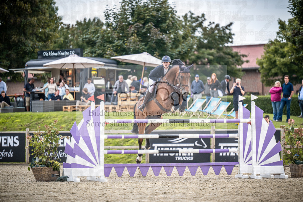DOS_7542 | Entdecke hochwertige Reitturnierfotos von Foto Oger. Professionell, emotional und authentisch – jetzt Lieblingsmomente im Shop bestellen.Deutschlandweite Turnierfotografie. - Realisiert mit Pictrs.com
