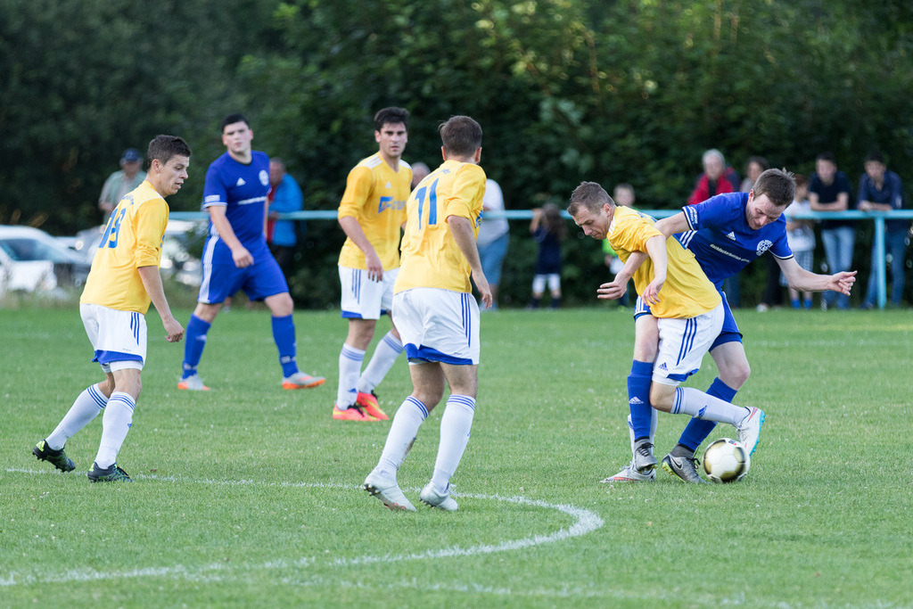 SG Morshausen - TSV Emmelshausen | Sportfotografie Hermann-Josef Stoffel - Realisiert mit Pictrs.com