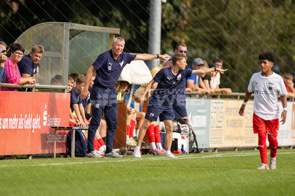 20250920_Picselweb-Fotografie_1R3_1467 | JFV D/A &amp; Stade - VfB Oldenburg0:1 VfB no70:2 VfB no70:3 VfB JFV Eigentor0:4 VfB no70:5 VfB no71:5 JFV no3 Jaric Jimenez-Voss2:5 JFV no9 Janko Sylvester3:5 JFV no16 Damian Elias Mihro Burekovic - Realisiert mit Pictrs.com