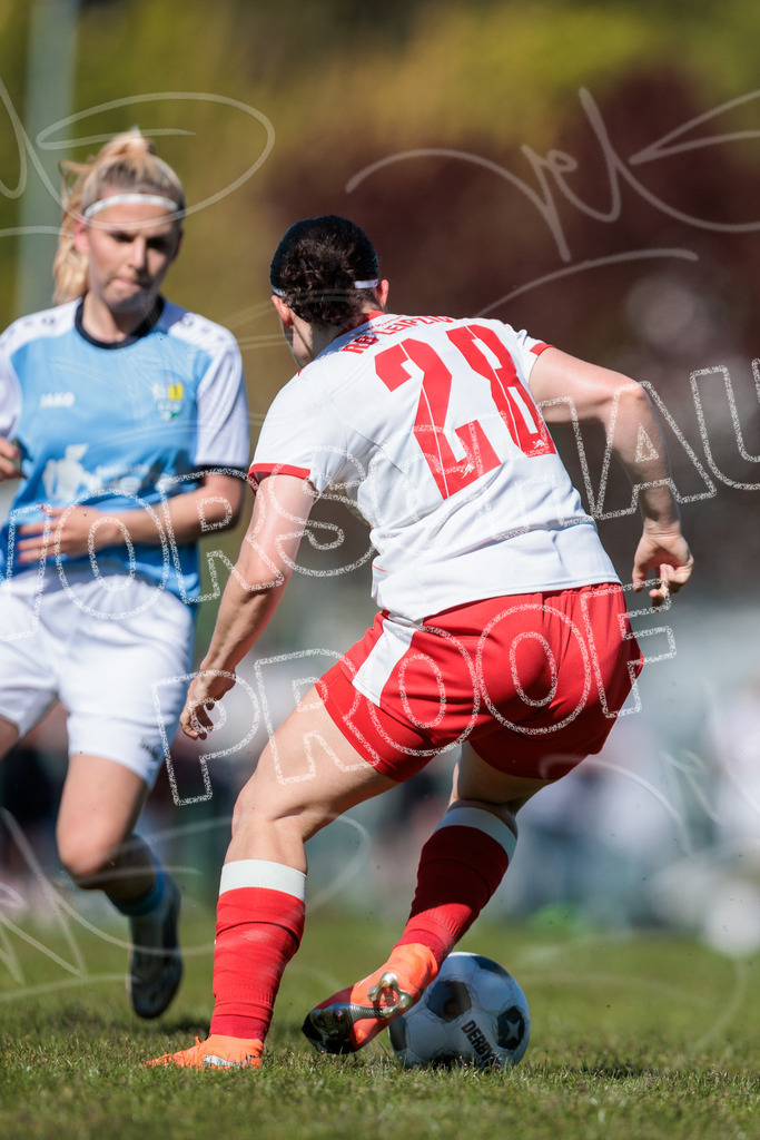Gipfeltreffen der Frauen: Finale um den Sachsenlotto Landespokal 2026 | Am 1. Mai 2026 trafen im Endspiel des Sachsenlotto Landespokals die Frauen des Chemnitzer FC und die zweite Mannschaft von RasenBallsport Leipzig aufeinander. Vor stimmungsvoller Kulisse kämpften beide Teams ab 15:00 Uhr um die begehrte Trophäe des sächsischen Fußballs. Diese Galerie zeigt die Highlights, packende Zweikämpfe und die emotionalsten Momente des Finaltags. - Realisiert mit Pictrs.com