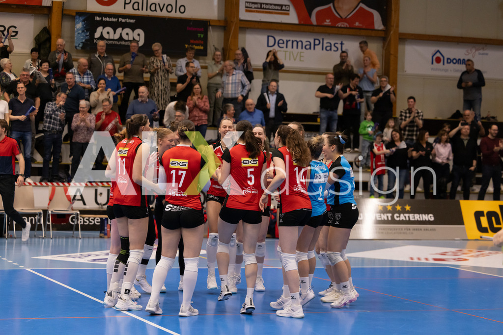 Volleyball I Frauen I Saison 2025-2026 I Volleyball NLA | Women I 1/2 Finals I  VC Kanti Schaffhausen - Sm'Aesch Pfeffingen I 07.03.2026 | VC Kanti Schaffhausen Jubel - Realisiert mit Pictrs.com