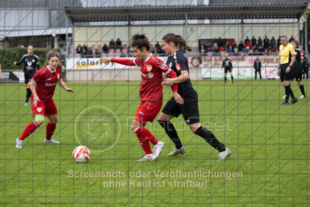 20251012_130935_0213 | #,1.FC Donzdorf (schwarz) vs. VfB Stuttgart II (rot), Fussball, Frauen-Verbandsliga Württemberg, 05. Spieltag, Saison 2025/2026, Rasenplatz Lautertal Stadion, Süßener Straße 16, 73072 Donzdorf, 12.10.2025 - 13:00 Uhr,Foto: PhotoPeet-Sportfotografie/Peter Harich