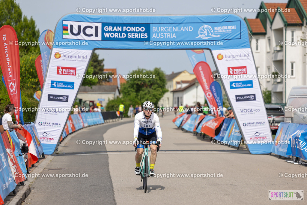 VJ__9591 | Neusiedlersee Radmarathon 2026@sportshot_your_pictrs #yourpictures#roadtowm2029 #nrm #neusiedlerseeradmarathon #neusiedlersee #neusiedlerseetourismus #burgenland #mörbisch #nrm26 #burgenlandtourismus #voglundco #poweredbyburgenlandtourismus #radsport #rad #marathon #ucigranfondo #visitburgenland #ucigranfondoworldseries