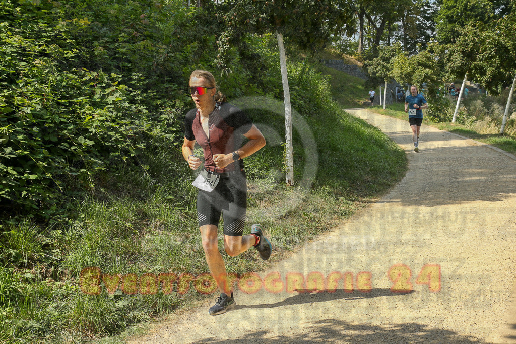 250824_1446_EX1_7532 | Sportfotografie im Rhein-Sieg Kreis, Köln, Bonn, NRW, Rheinland Pfalz, Hessen, etc. Unser Tätigkeitsfeld umfasst den Laufsport vom Volkslauf über den Marathon, Duathlon, Triathon bis zum Ultralauf wie Kölnpfad Ultra oder Schindertrail.