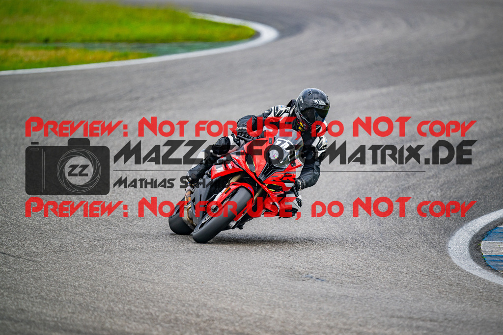 MaZZes_FotoMatrix_240701_6007705_6373 | WEISS