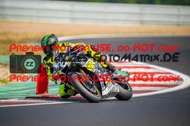 MaZZes_FotoMatrix_220626_6351 | PROSUPERSTOCK