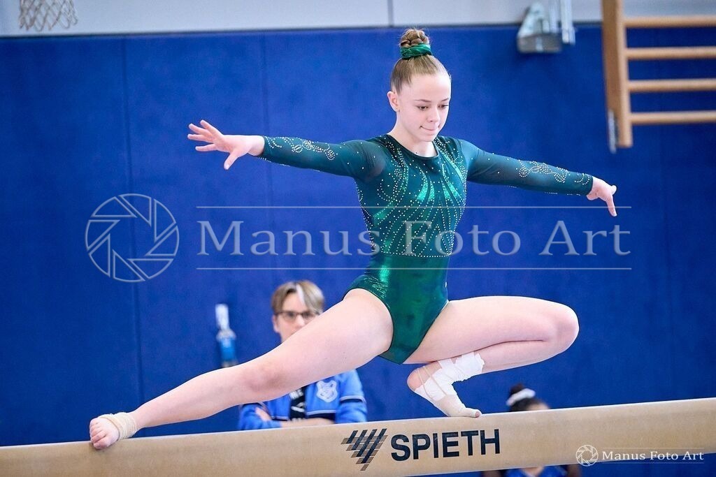 2024-04-30-1-1-C-DSC01844 | Professionelle Sportfotografie in Hamburg, Schleswig-Holstein und Niedersachsen – spezialisiert auf Rhönrad, Geräteturnen, Leistungsturnen und rhythmische Sportgymnastik. Bundesweite Begleitung von Rhönrad-Events. Jetzt Sport-Fotos - Realisiert mit Pictrs.com