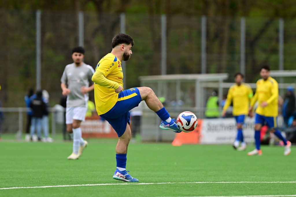 Fußball I Herren I Saison 2024-2025 I Kreisliga I 28. Spieltag I FTSV Altenwerder II - Buxtehuder SV | Der Sportfotograf. - Realisiert mit Pictrs.com