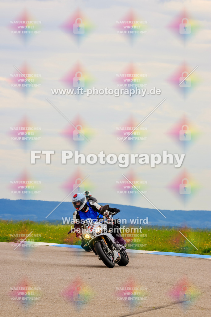 MotoTeam-2986 | Hier findet Ihr Bilder von Touristenfahrten auf der Nürburgring Nordschleife oder von anderen Veranstaltungen die ich besucht habe. Viel Spass beim Durch Schauen 