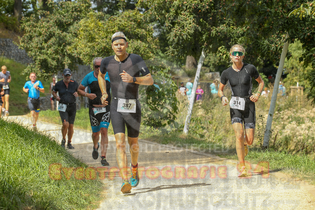 250824_1338_EX1_3049 | Sportfotografie im Rhein-Sieg Kreis, Köln, Bonn, NRW, Rheinland Pfalz, Hessen, etc. Unser Tätigkeitsfeld umfasst den Laufsport vom Volkslauf über den Marathon, Duathlon, Triathon bis zum Ultralauf wie Kölnpfad Ultra oder Schindertrail.