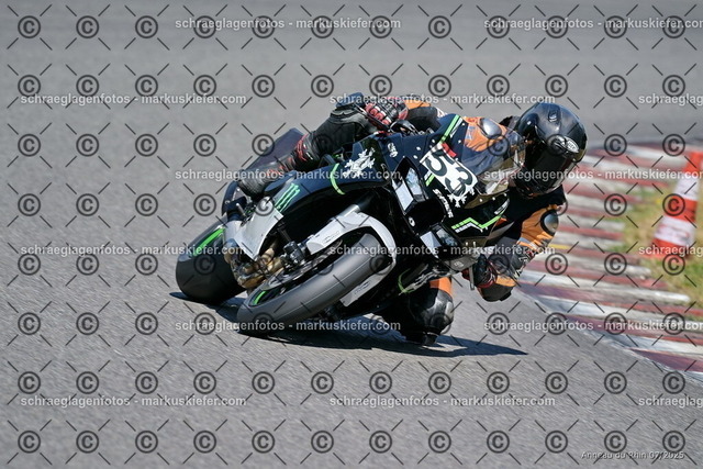 25bt04-0677 | markuskiefer.com - Realisiert mit Pictrs.com