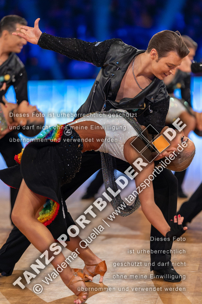 20231111-01738 | Hier finden Sie Tanz Bilder vom Latein und Standard Formationen tanzen. Sportbilder vom Tanzsport. Schöne Fotos und von Weltmeisterschaft, Europameisterschaft, Bundesliga, Regionalliga, Oberliga und Landesliga sowie von GOC Stuttgart, DanceComp, WM Bremen
