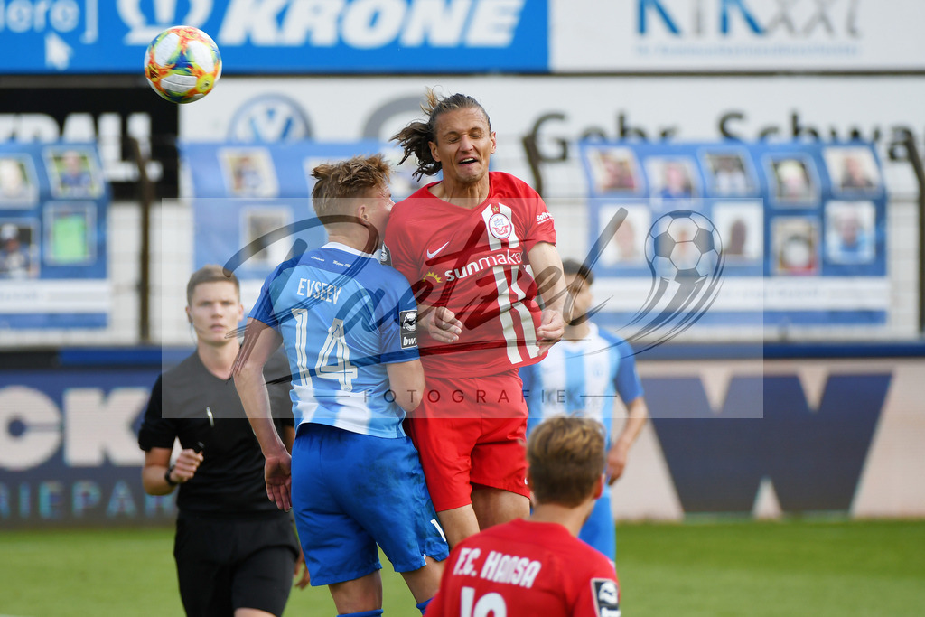 SVMFCH20200606_0055 | Fussball, Herren: Willi Evseev (SV Meppen) und Kai Buelow (FC Hansa Rostock) im Zweikampf bei dem Spiel der 3. Liga zwischen SV Meppen und FC Hansa Rostock in der Haensch-Arena am 06.06.2020 in Meppen, Deutschland.DFB / DFL REGULATIONS PROHIBIT ANY USE OF PHOTOGRAPHS AS IMAGE SEQUENCES AND/OR QUASI-VIDEO. - Realisiert mit Pictrs.com