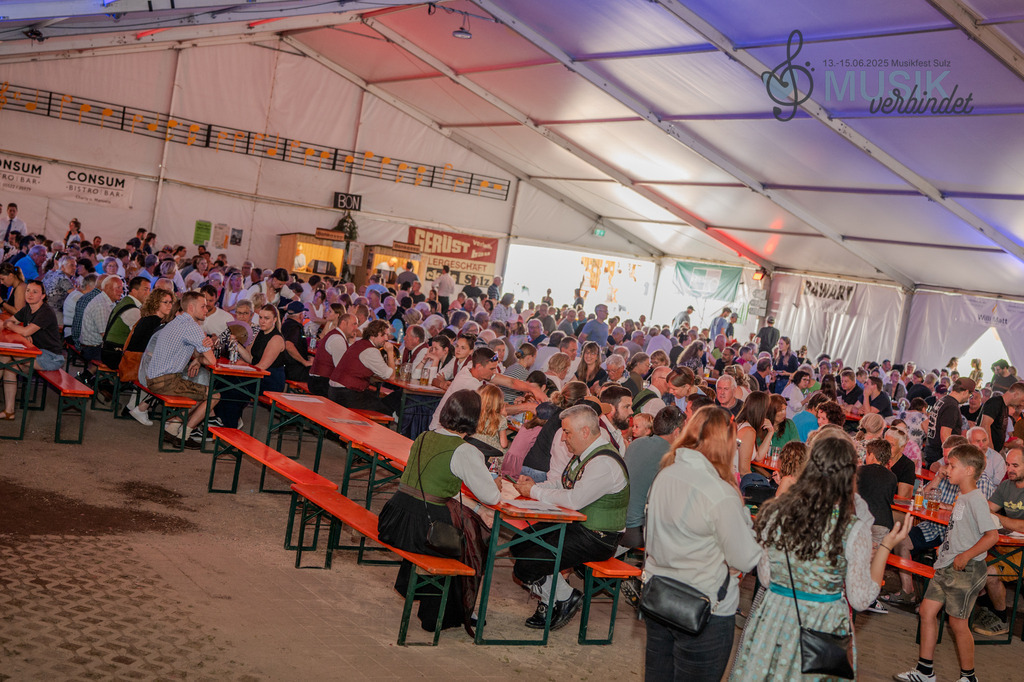 DSC_5526 | "Fussifoto.com – Ihr Ansprechpartner für hochwertige Fotografie! Entdecken Sie kreative Bilder und professionelle Dienstleistungen. Kontaktieren Sie uns für Ihre Projekte!"