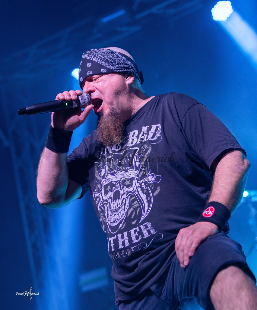 Justice 23.12.2025 | Frank Herberich Fotografie, Frank Herberich, Fotografie, Hochzeit, Portrait, St. Peter Ording, Ording, Westerhever, Nordsee, Frank Fotografie, Hardheim,  Odenwald,Walldürn, Band,Eventfotografie - Realisiert mit Pictrs.com