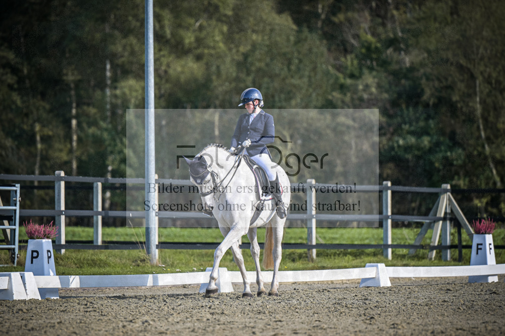 DOS_4520 | Entdecke hochwertige Reitturnierfotos von Foto Oger. Professionell, emotional und authentisch – jetzt Lieblingsmomente im Shop bestellen.Deutschlandweite Turnierfotografie. - Realisiert mit Pictrs.com