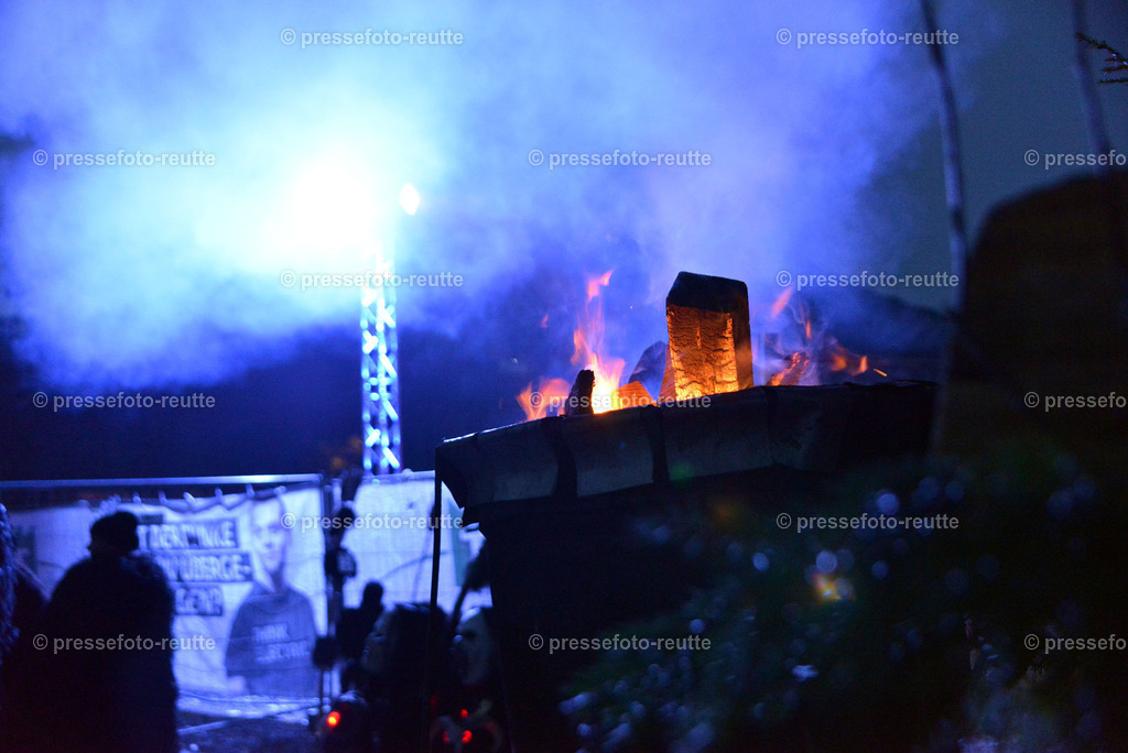 news-2022-Dez03-Krampusumzug-Reutte-WTV_5577 | Info aus dem Bezirk Reutte/Ausserfern Tirol sowie eine umfangreiche Bilddatenbank über die gesamte Region: Lechtal, Talkessel Reutte, Tannheimertal, Zwischentoren. Lech, Plansee, Zugspitze, Grenztunnel, B179, Fernpassstraße, Verkehr, Lawinen, Tradition, - Realisiert mit Pictrs.com