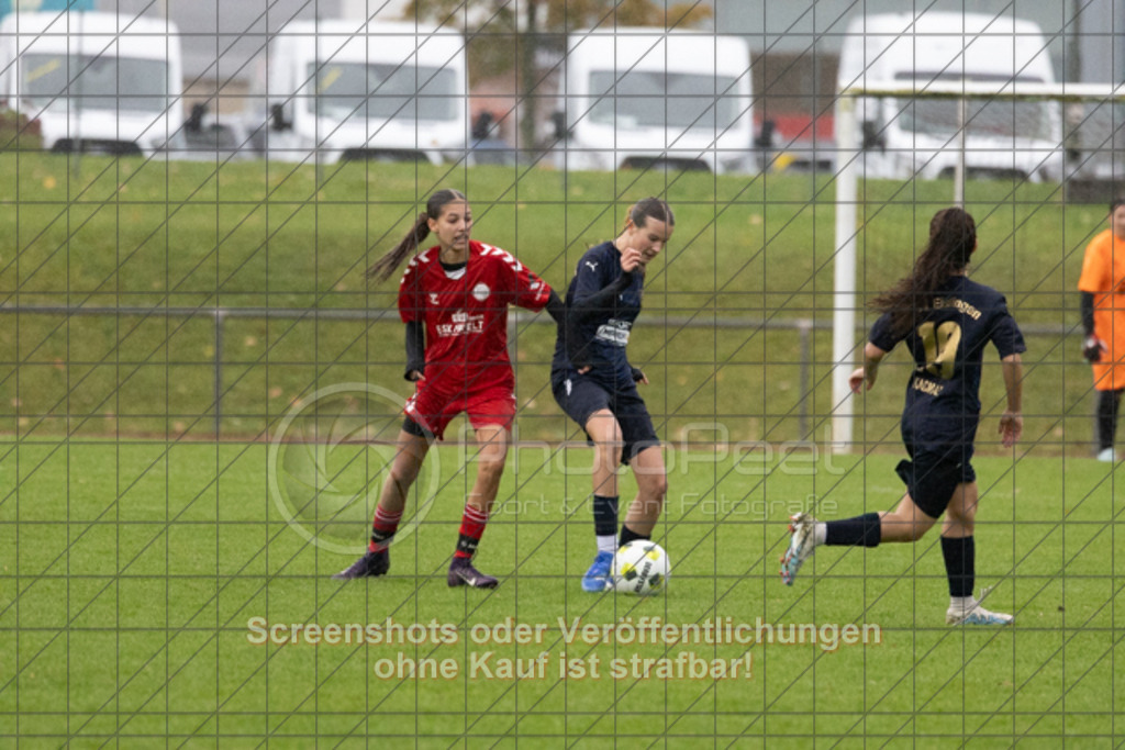 20251004_171035_0541 | #,1.FC Donzdorf (rot) vs. ASV Spartania Eislingen (blau), Fussball, B-Juniorinnen-Verbandsstaffel Nord, wfv, 03. Spieltag, Saison 2025/2026, Rasenplatz, Lautertal Stadion, Süßener Straße 16, 73072 Donzdorf, 04.10.2025 - 16:00 Uhr,Foto: PhotoPeet-Sportfotografie/Peter Harich