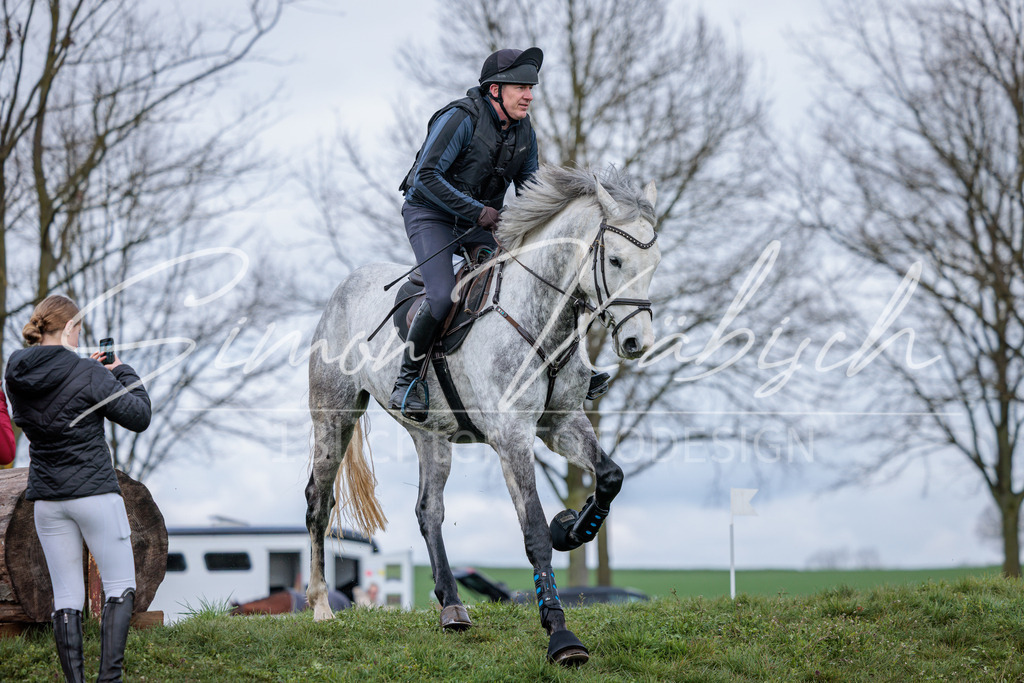 20260329-_3LI4914 | Tierfotografie Pferde, Hunde, Katzen, Haustiere.
Turnierfotografie Reitturniere, Reiten, Springreiten, Dressur in Hanau, dem Main-Kinzig-Kreis und dem Rhein-Main- Gebiet um Frankfurt