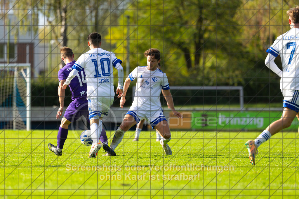 20261010_160509_0397_(c)_by_PhotoPeet | #,1.FC Eislingen (weiß) vs. TSV Bernhausen (lila), Fussball, Landesliga 2 - wfv, 11. Spieltag, Saison 2026/2027, Rasenplatz, Eichbachstation, Haldenstraße, 73054 Eislingen, 10.10.2026 - 15:30 Uhr,Foto: PhotoPeet / Sport- &amp; Eventfotografie / Peter Harich