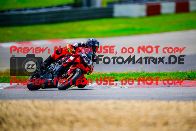 MaZZes_FotoMatrix_240717_6007705_9797 | WEISS