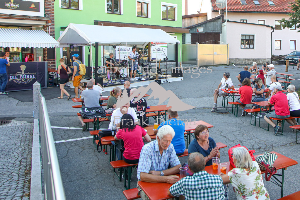 OE7A3148 | Kino-Vorplatz