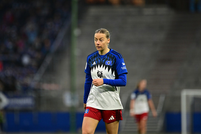 Fußball I Frauen I Saison 2025-2026 I Bundesliga I 10. Spieltag I Hamburger SV - 1. FC Nürnberg I 48016 | Sophie Hillebrand (22, Hamburger SV) - Realisiert mit Pictrs.com
