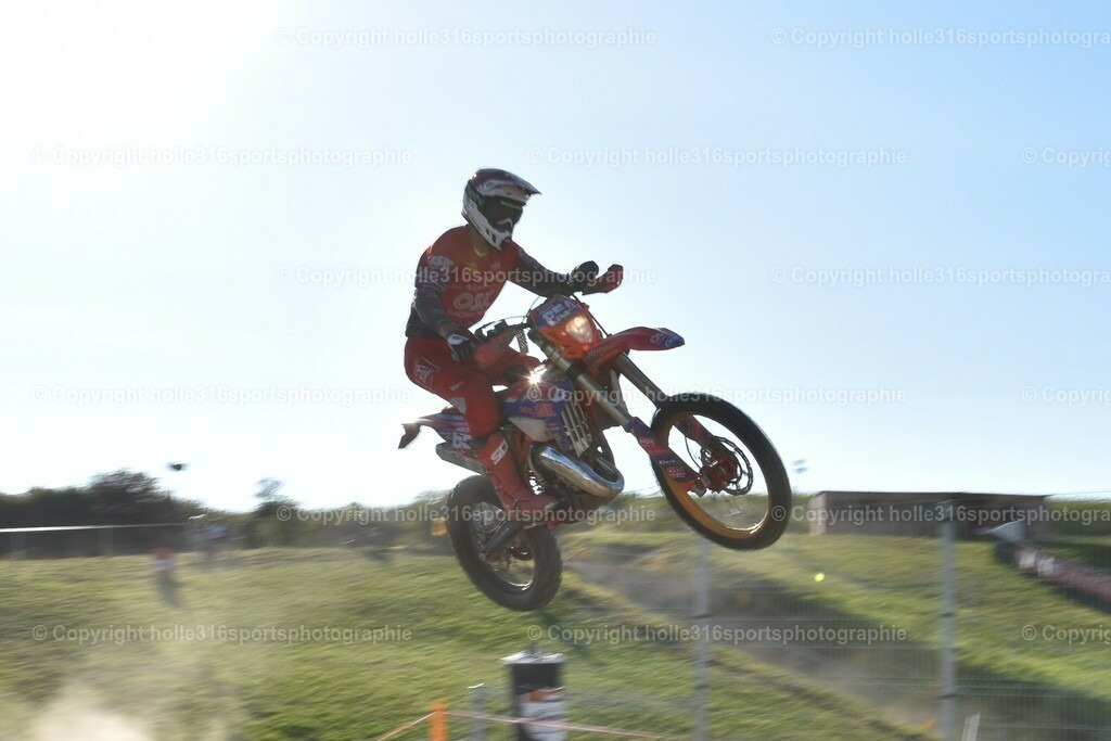 DSC_0551 | Sportfotografie , Motorsport, Motoross, Reitsport, Mointainbike, Enduro,
Landschaft , Outdoor, Eventfotografie, Landschaft, Bilder online bestellen - Realisiert mit Pictrs.com