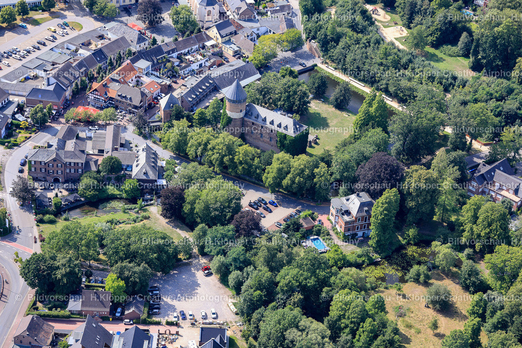 Luftbild 41379 Brüggen _ Rathaus Zentrum Burg Brüggen 439A4560 | Luftbilder und Luftaufnahmen Brüggen,Schwalmtal,Wassenberg - Realisiert mit Pictrs.com