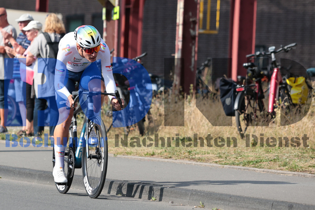 SES_DEUTOU20250820-38 | bond - Realisiert mit Pictrs.com