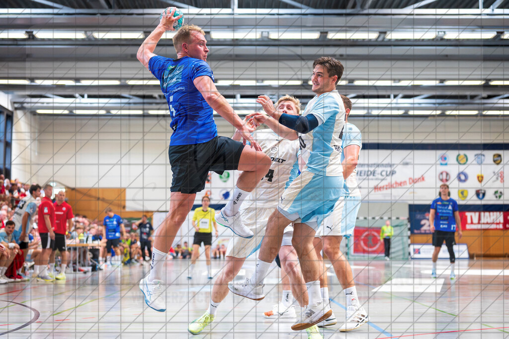 IHC 2026 - VfL Gummersbach vs. Mors-Thy Håndbold | Tilen Kodrin (VfL Gummersbach #5); IHC 2026 - VfL Gummersbach vs. Mors-Thy Håndbold am 09.08.26 in Sporthalle KGS, Schneverdingen - Realisiert mit Pictrs.com