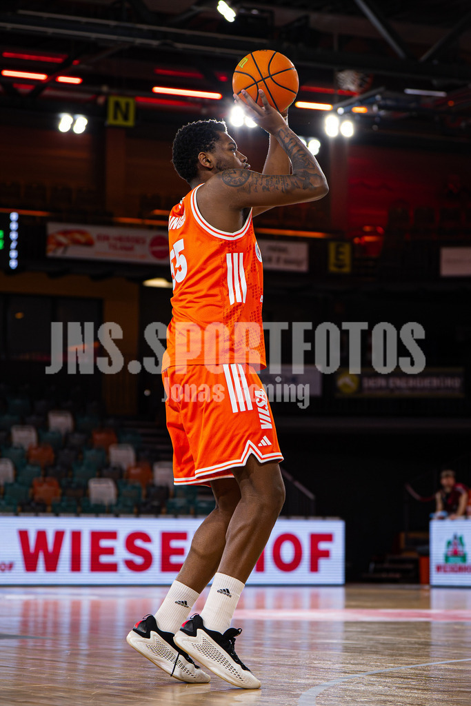 Basketball I Herren I Saison 2025-2026 I ProB Nord I 21. Spieltag I Rasta Vechta II - Iserlohn Kangaroos I 3029 | Joel Moketo Lungelu (55, RASTA Vechta II) - Realisiert mit Pictrs.com