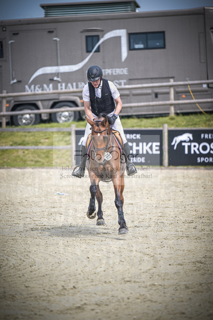 DOS_0088 | Entdecke hochwertige Reitturnierfotos von Foto Oger. Professionell, emotional und authentisch – jetzt Lieblingsmomente im Shop bestellen.Deutschlandweite Turnierfotografie. - Realisiert mit Pictrs.com